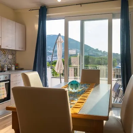Riva House アパート